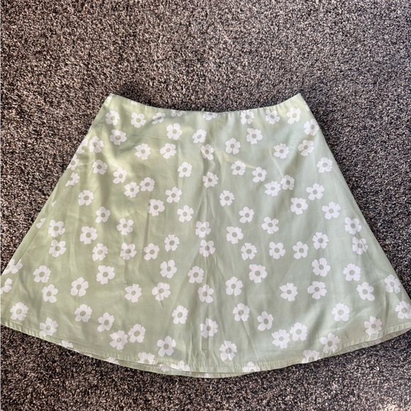 Princess Polly satin green flower mini skirt size 0 - Picture 3 of 5